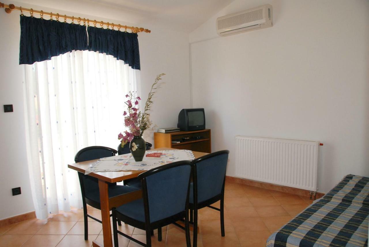 פורץ Apartmani Bauk מראה חיצוני תמונה